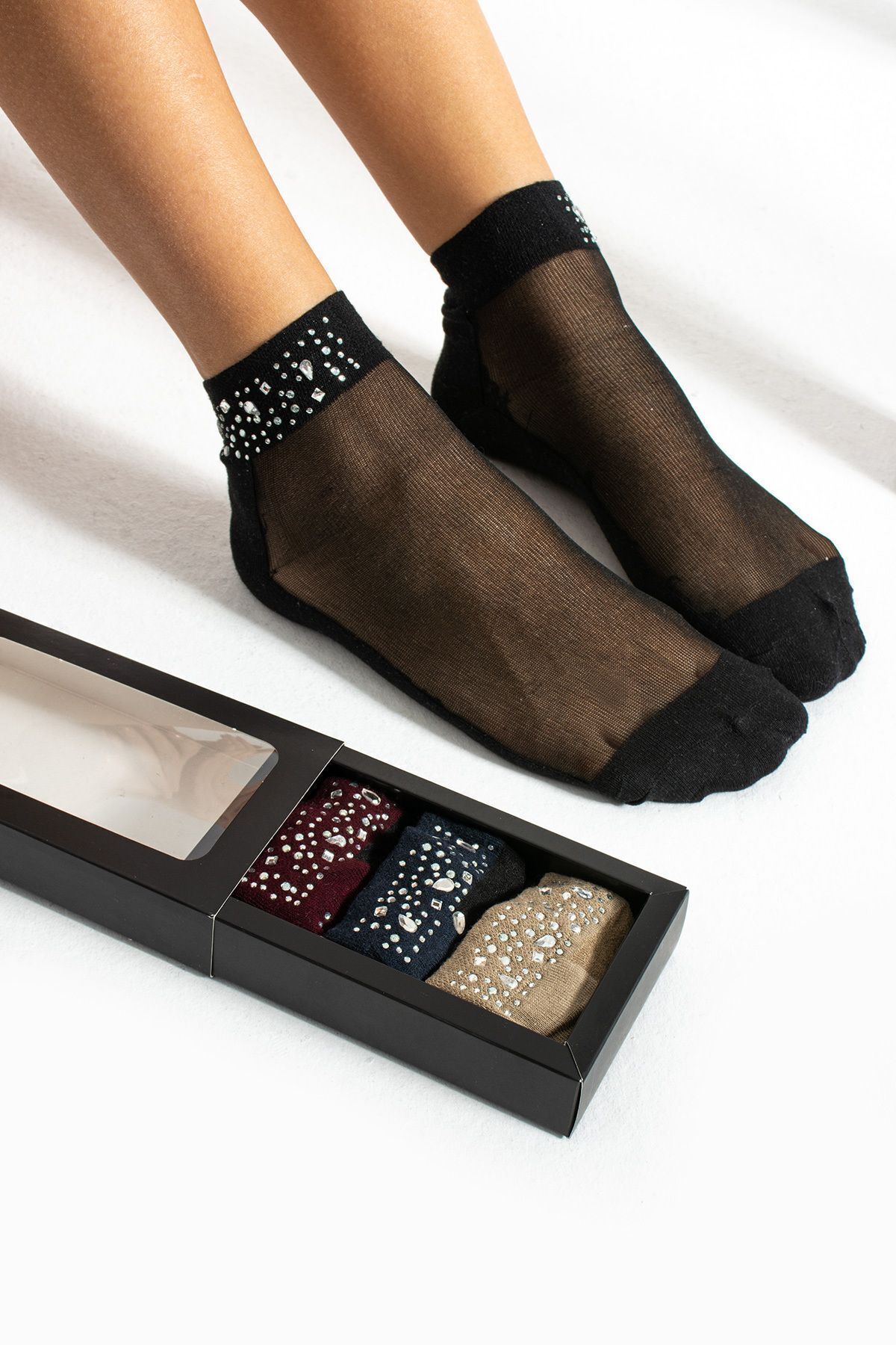 Kadın Taşlı Çorap – 4’lü Premium Kutulu Set